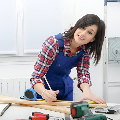 portrait woman measuring plank home 1048944 11115661 (1)